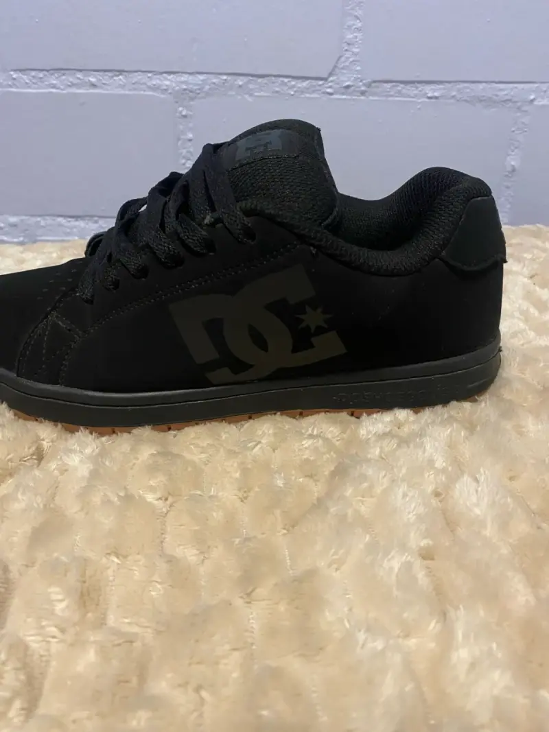 Zapatillas negras DC para hombre en buen estado - 6