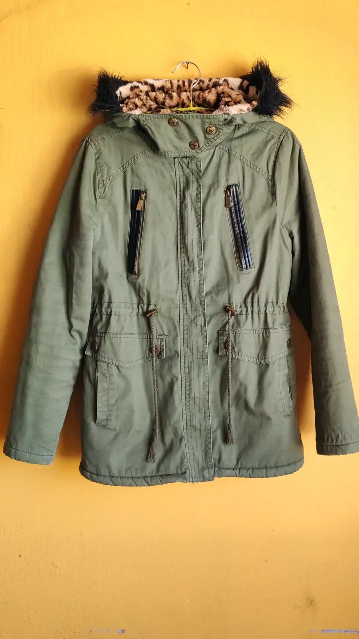 Parka verde con forro de leopardo WDS - 1