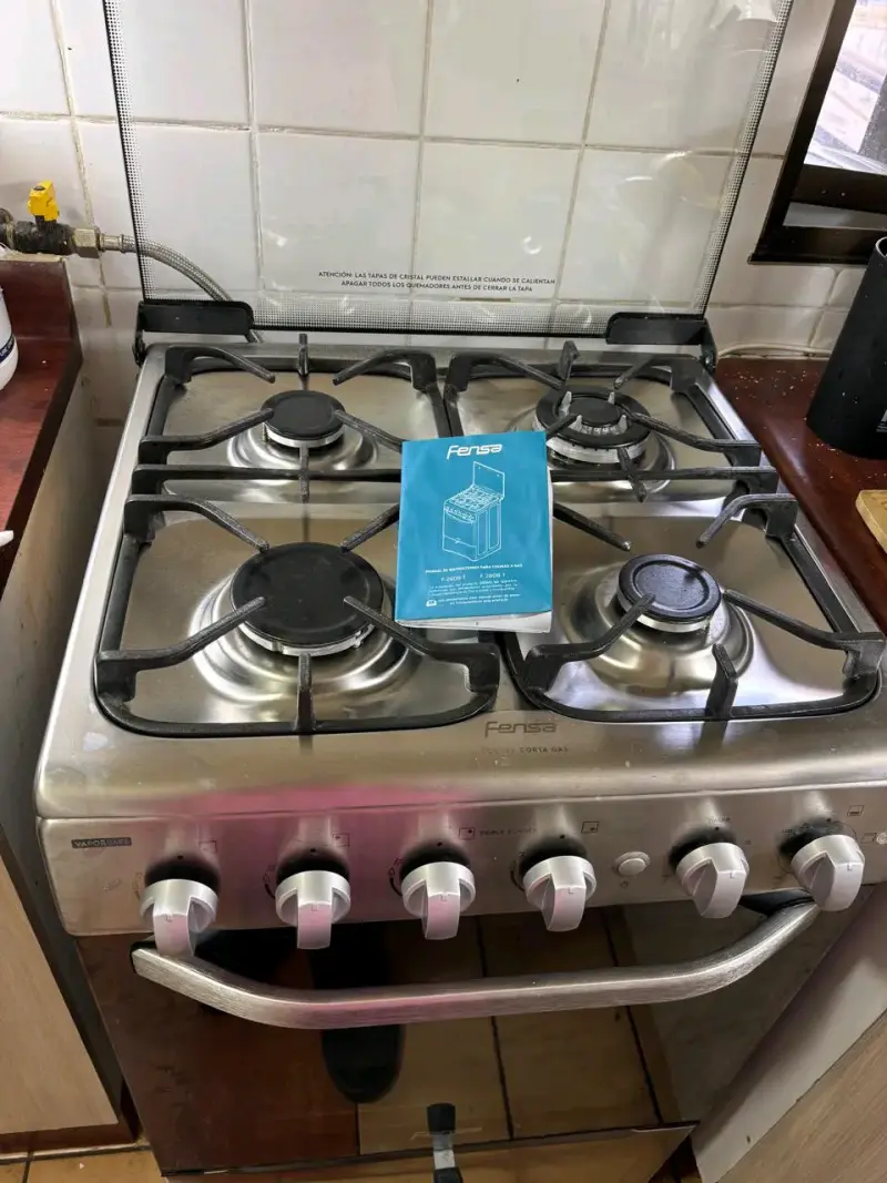 Cocina a gas Fensa con horno y 4 quemadores - 2
