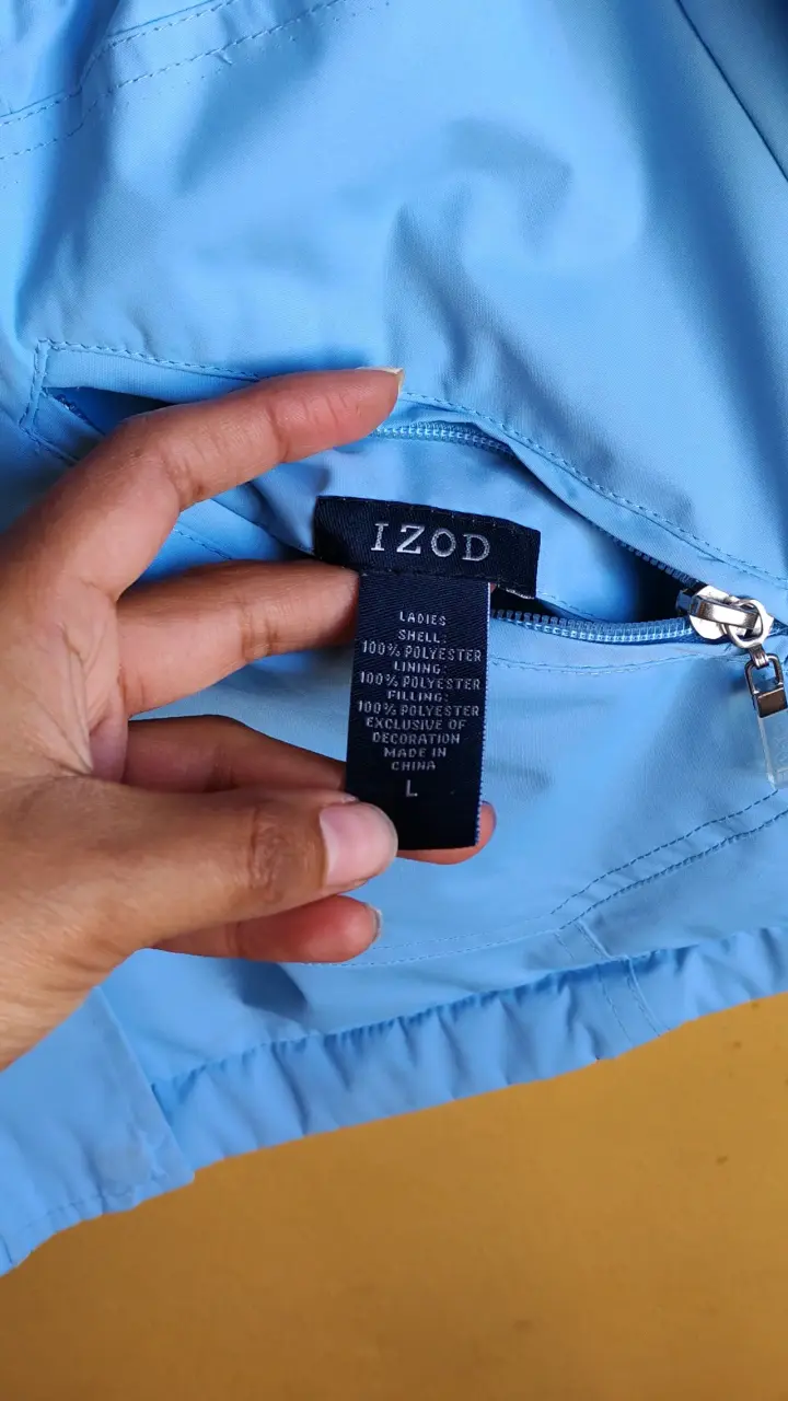 Chaqueta azul con capucha Izod para mujer - 3
