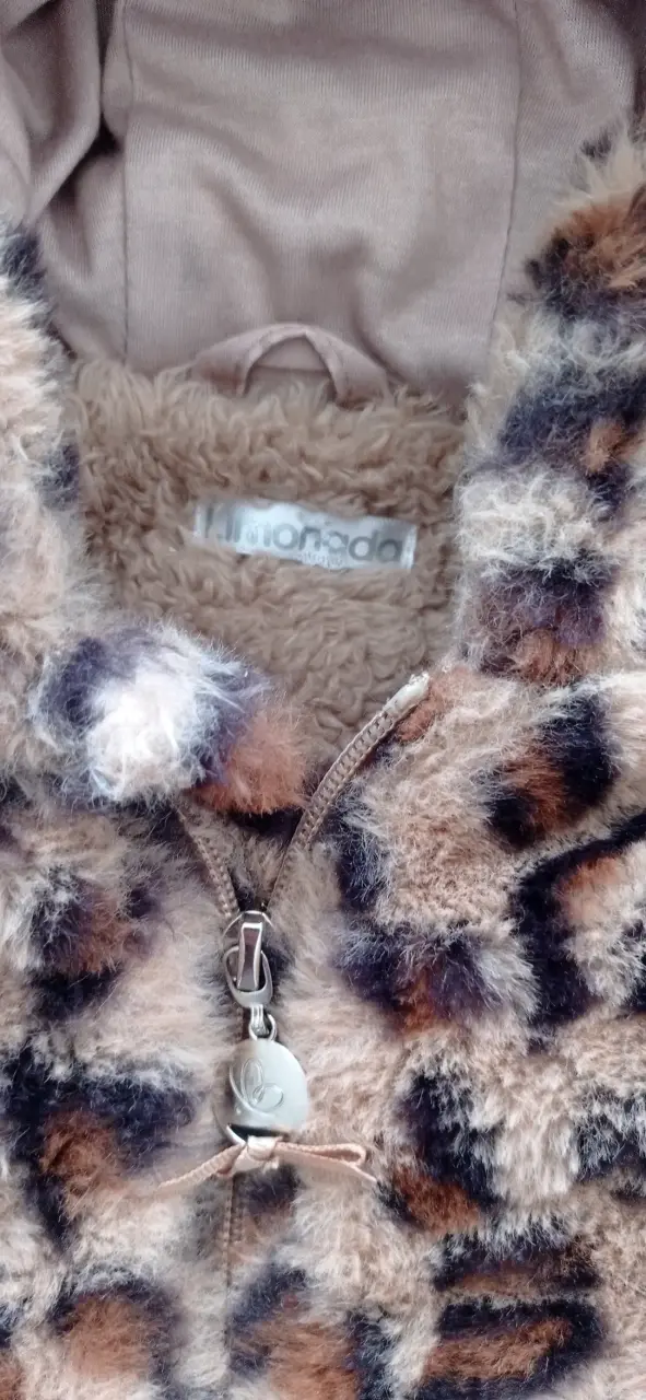 Abrigo para niña con diseño de animal print - 2