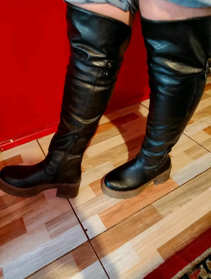 Botas negras de cuero - 2