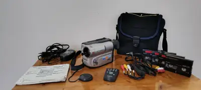 Videocámara Samsung Hi8 con accesorios y estuche - miniatura 1