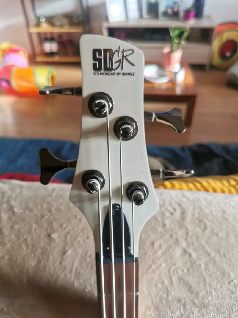 Bajo eléctrico blanco de 5 cuerdas SX - 5