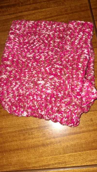 Gorros tejidos a mano en varios colores - miniatura 6