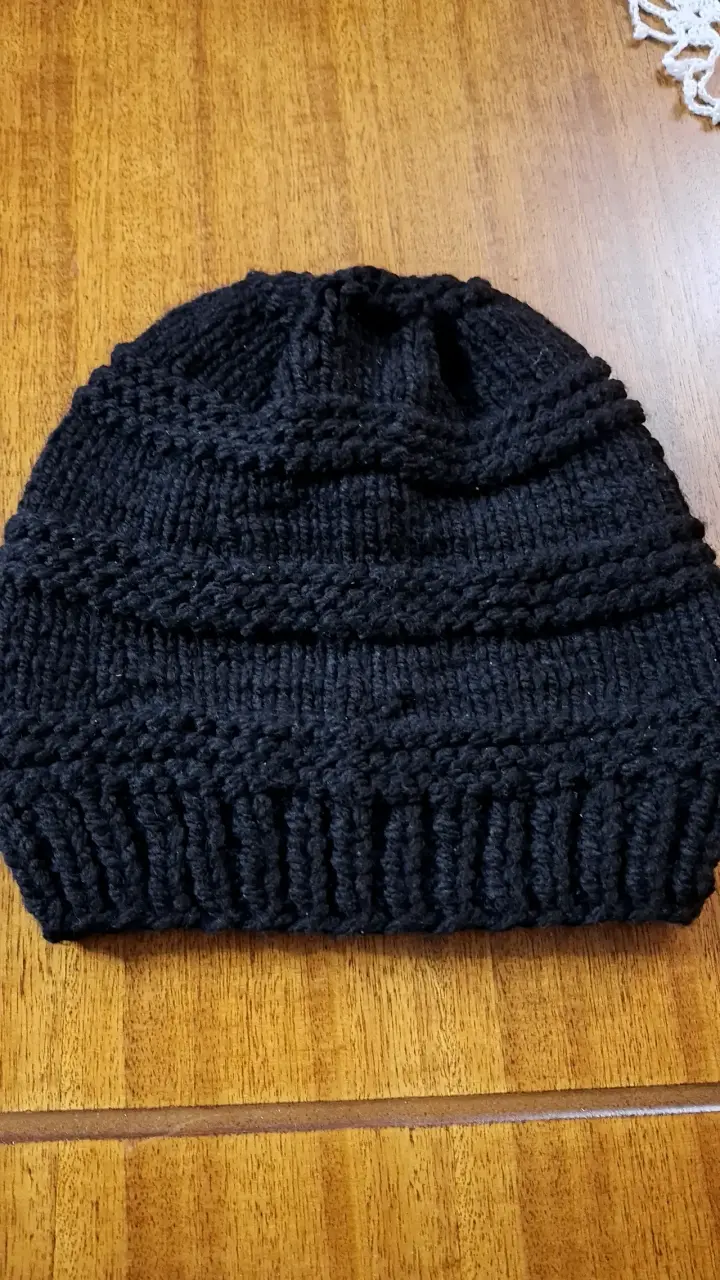 Gorros tejidos a mano en varios colores - 7