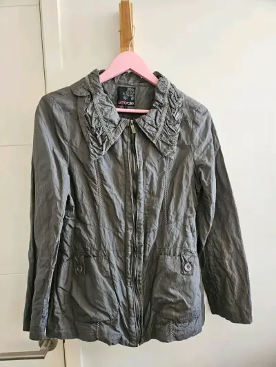 Chaqueta gris con cierre Umbrale - talla 40 y 42 - miniatura 1