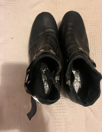 Botines de plataforma negros con hebillas  y estre - miniatura 2
