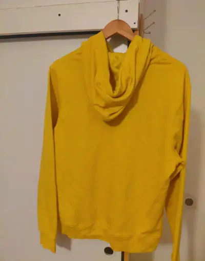 Polerón amarillo Nike con capucha - miniatura 3