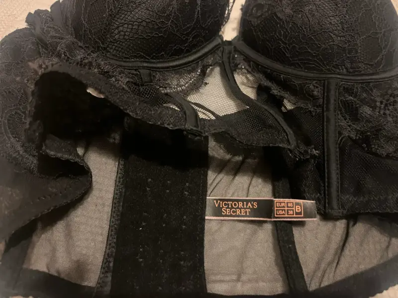 Bralette negro de encaje Victoria's Secret - 2