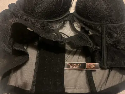 Bralette negro de encaje Victoria's Secret - miniatura 2