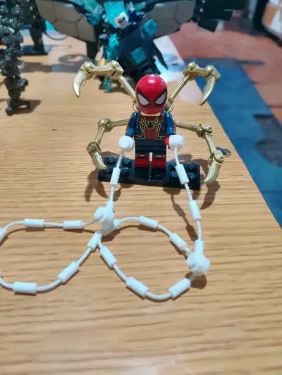 Lego Marvel - miniatura 2