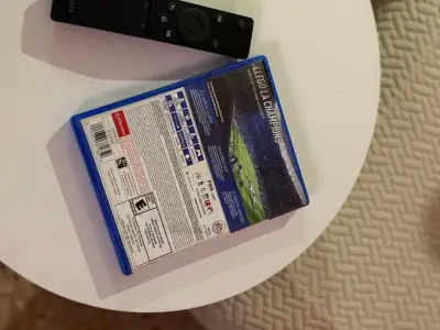 Juego FIFA 19 para PS4 en muy buen estado - miniatura 2