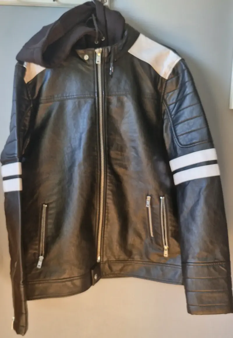 Chaqueta de cuero Guess con capucha negra - 1