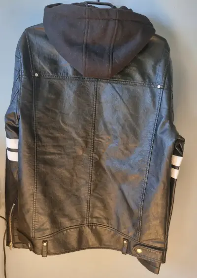 Chaqueta de cuero Guess con capucha negra - miniatura 3