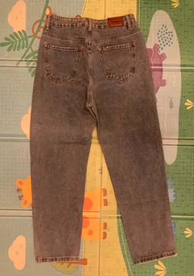 Jeans de mezclilla azul para mujer - miniatura 2