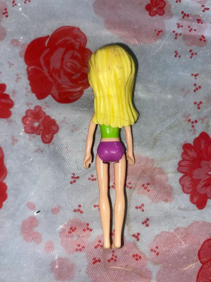 Polly Pocket Mattel con ropa colorida - 2
