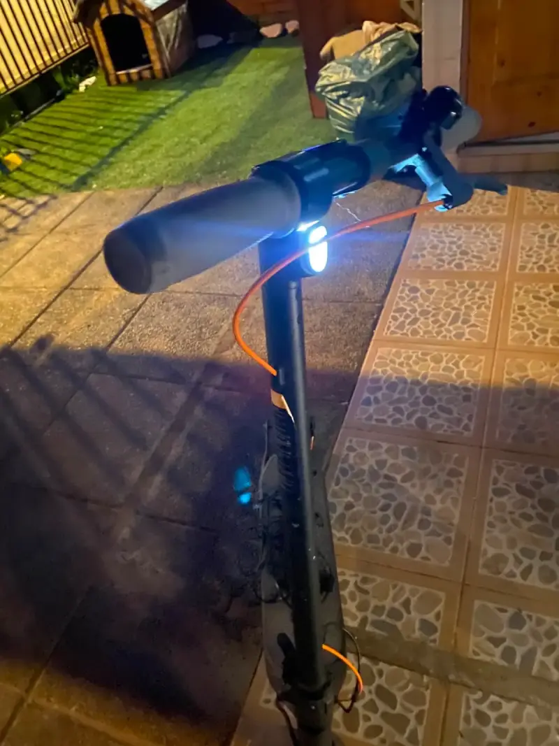 Scooter eléctrico Ninebot con luces LED - 2