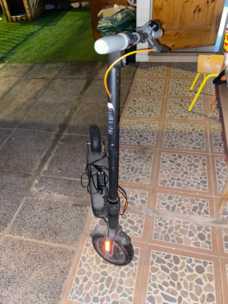 Scooter eléctrico Ninebot con luces LED - 4