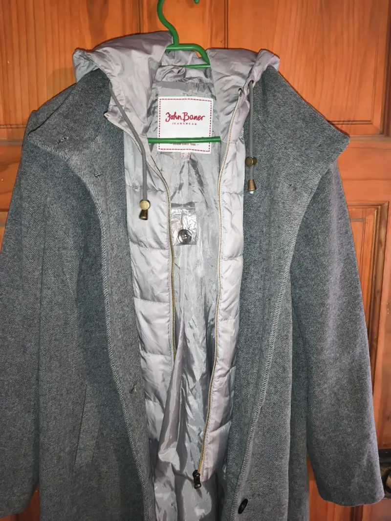 Abrigo gris con capucha John Baner - 2