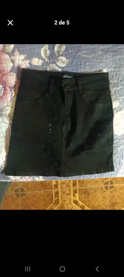 Conjunto de chaqueta y falda negra con tachas - miniatura 2