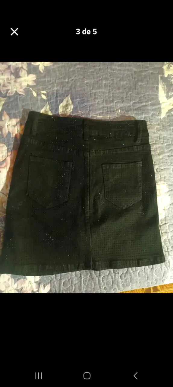 Conjunto de chaqueta y falda negra con tachas - 3