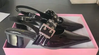 Zapatos de charol negro con hebilla - miniatura 1