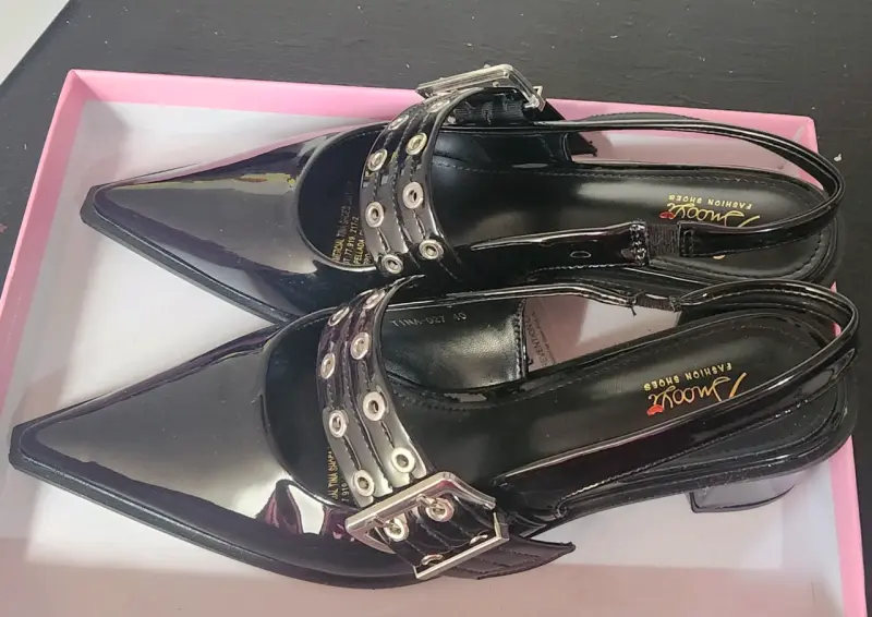 Zapatos de charol negro con hebilla - 2