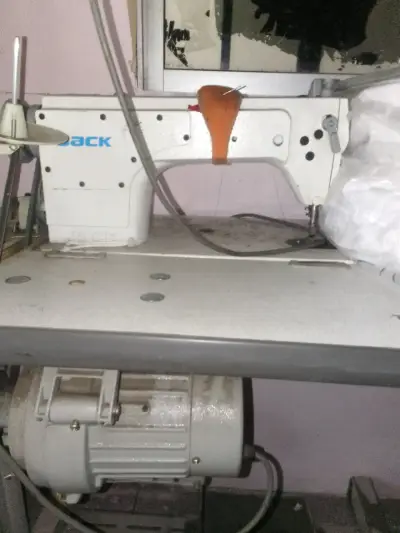 Se vende taller de confeccion - miniatura 2