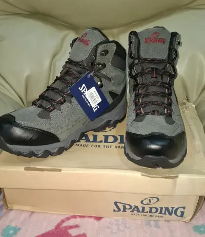 Botas de senderismo Spalding gris y negro - miniatura 1
