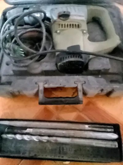 Martillo demoledor Crown 1050W con maletín - miniatura 2