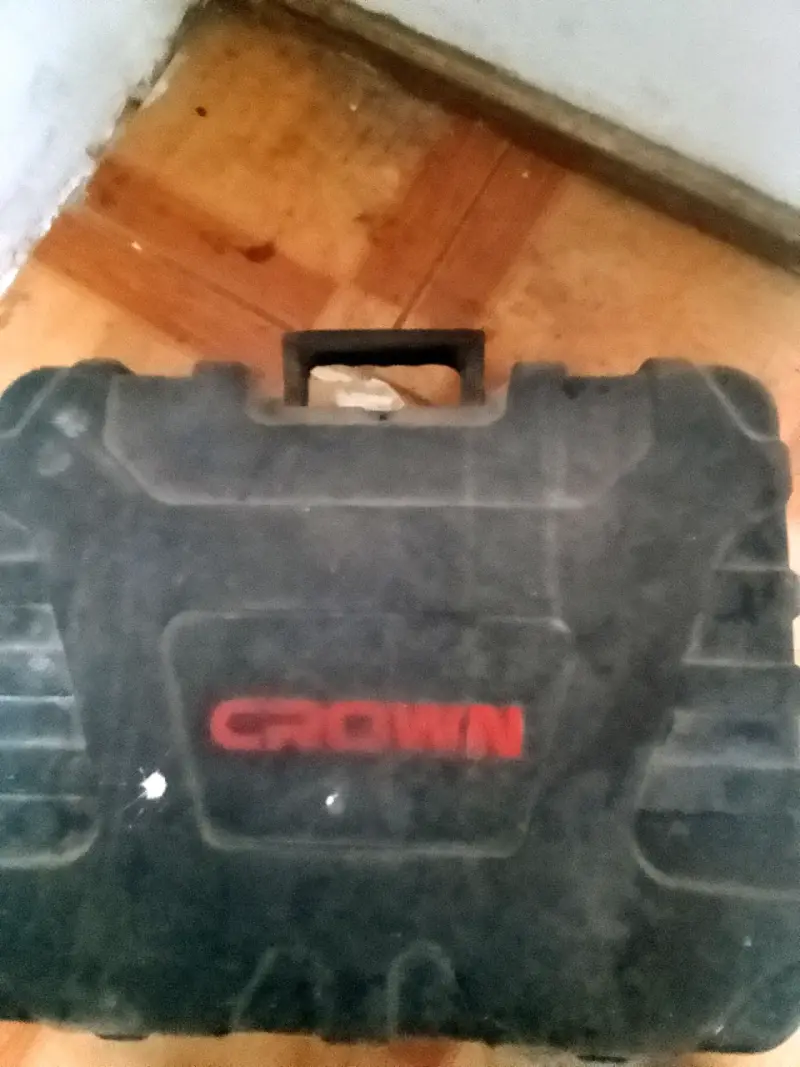 Martillo demoledor Crown 1050W con maletín - 3