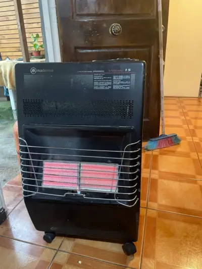 Estufa a gas Mademsa   en buen estado - miniatura 1