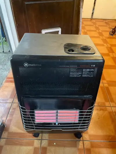 Estufa a gas Mademsa   en buen estado - miniatura 2