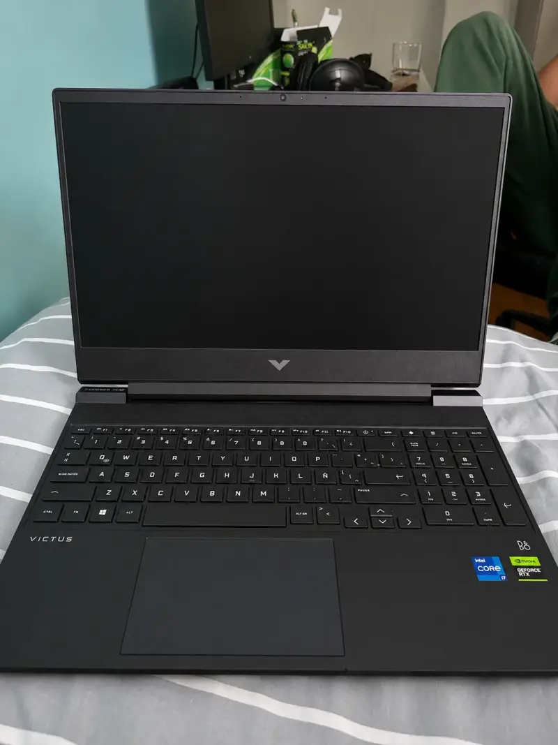 Laptop HP Victus con 16GB RAM y RTX 4050 - 2