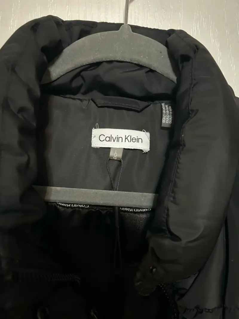Parka negra Calvin Klein original - 2