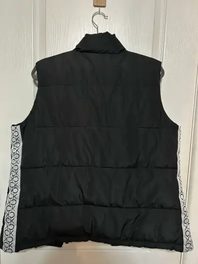 Parka negra Calvin Klein original - miniatura 3
