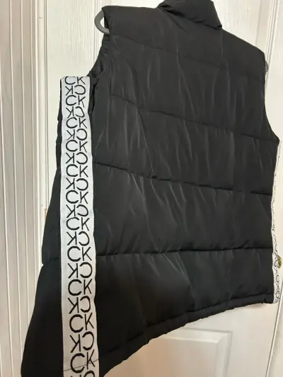 Parka negra Calvin Klein original - miniatura 4