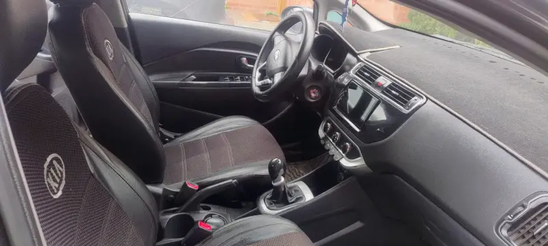 Auto Kia Rio 2017en buen estado - 2