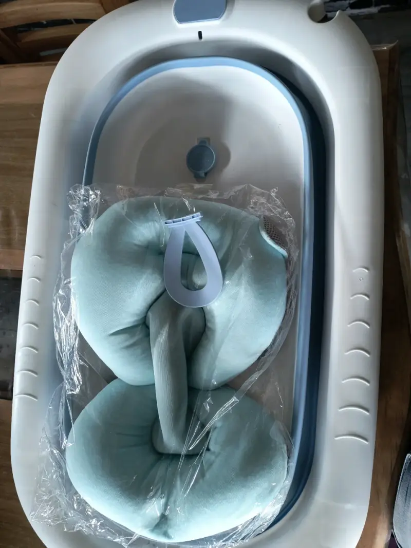 Tina de baño plegable para bebé con cojín celeste - 1