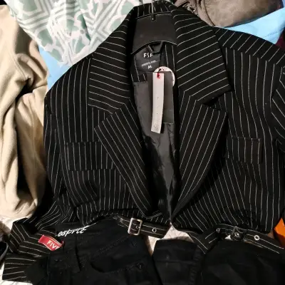 ConVjunto de blazer y pantalón negro a rayas para - miniatura 2