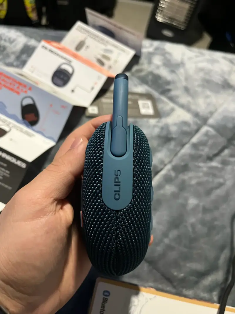 Parlante Bluetooth JBL Clip 5 portátil - 4