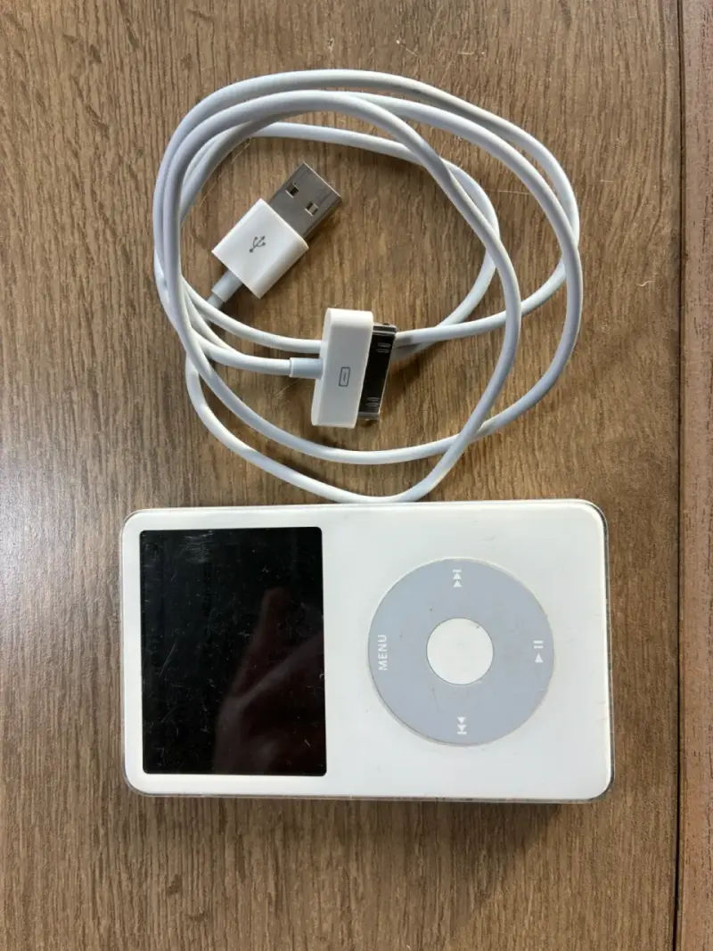 iPod Classic 30GB Edición Especial U2 con Cable - 1