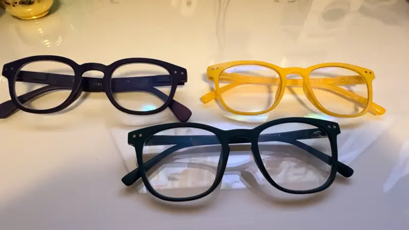 Set de 3 lentes de lectura en colores variados - 2