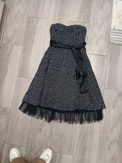Vestido strapless negro con lunares y cinturón - miniatura 1
