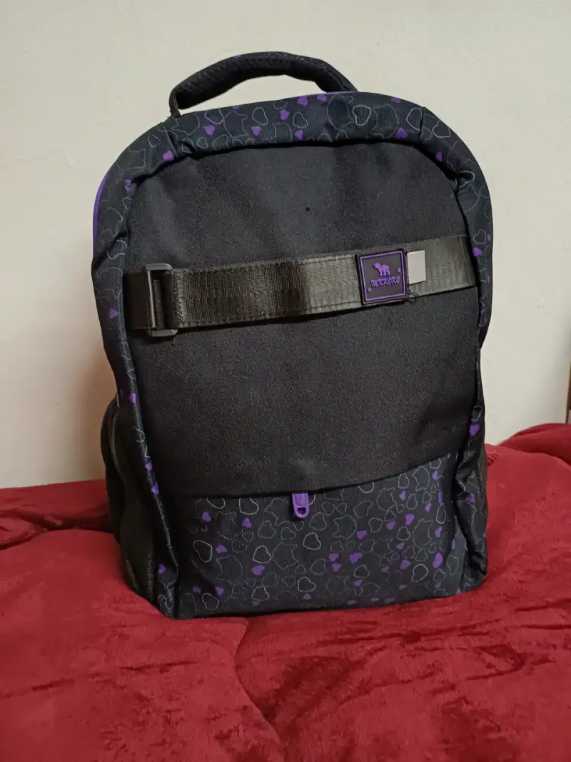 Mochila escolar estampada azul y negra - 3