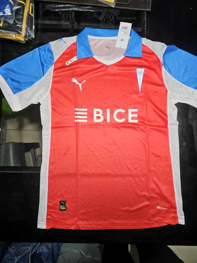 Camiseta de fútbol Puma Universidad Católica roja - 1