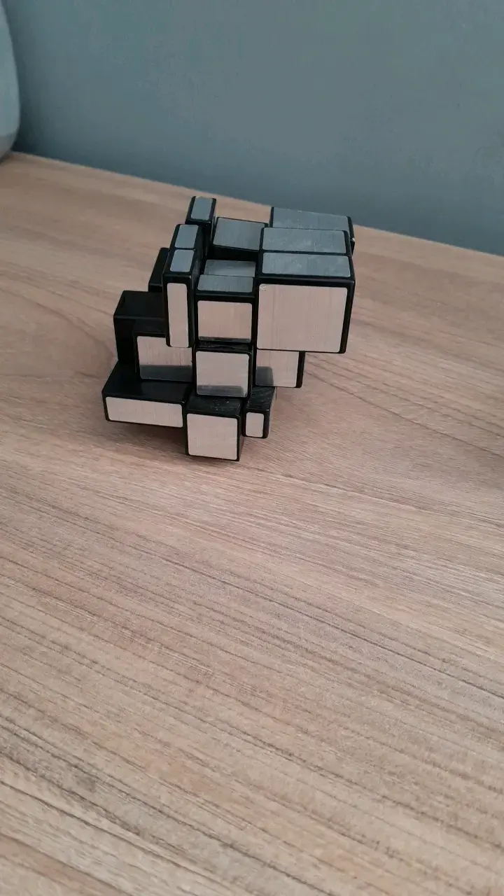 Cubo Rubik espejo 3x3 negro y plateado