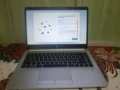 Laptop HP 348 G7 Intel Core i3 4GB RAM - miniatura 1