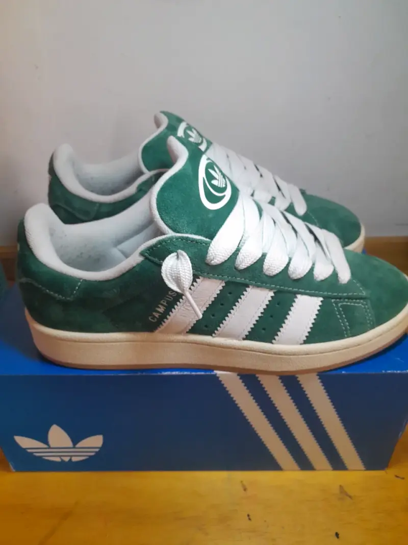 Zapatillas Adidas Campus verdes de gamuza - 2